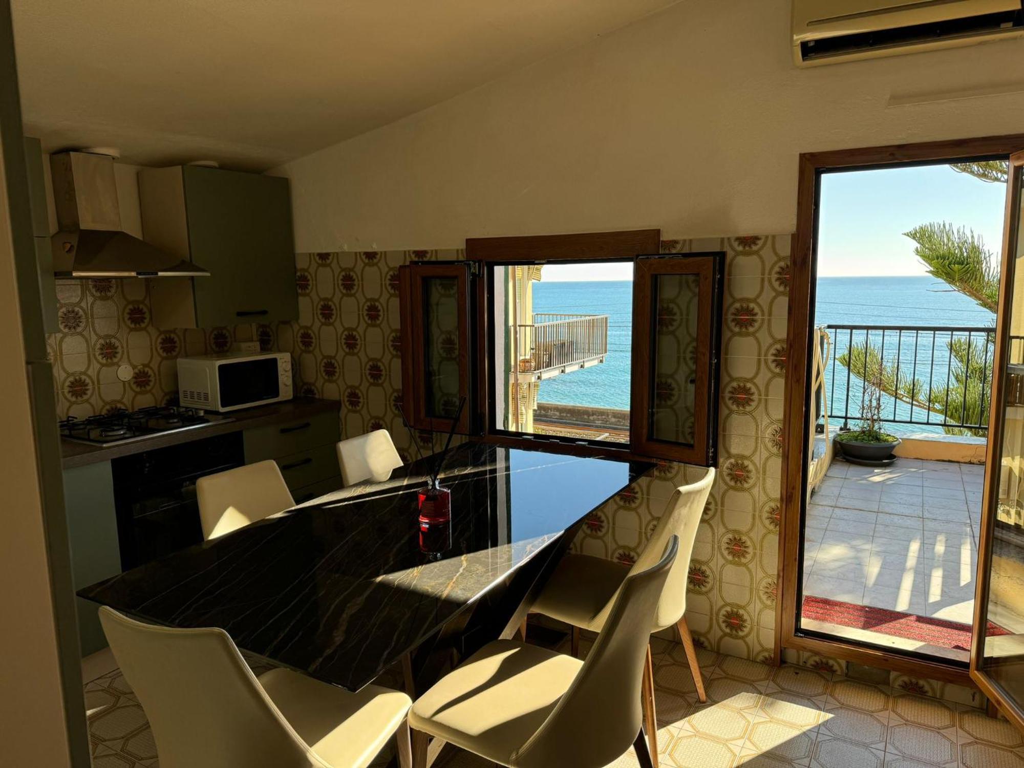 Hotel Lora Rda Luxury บอร์ดิเกรา ภายนอก รูปภาพ
