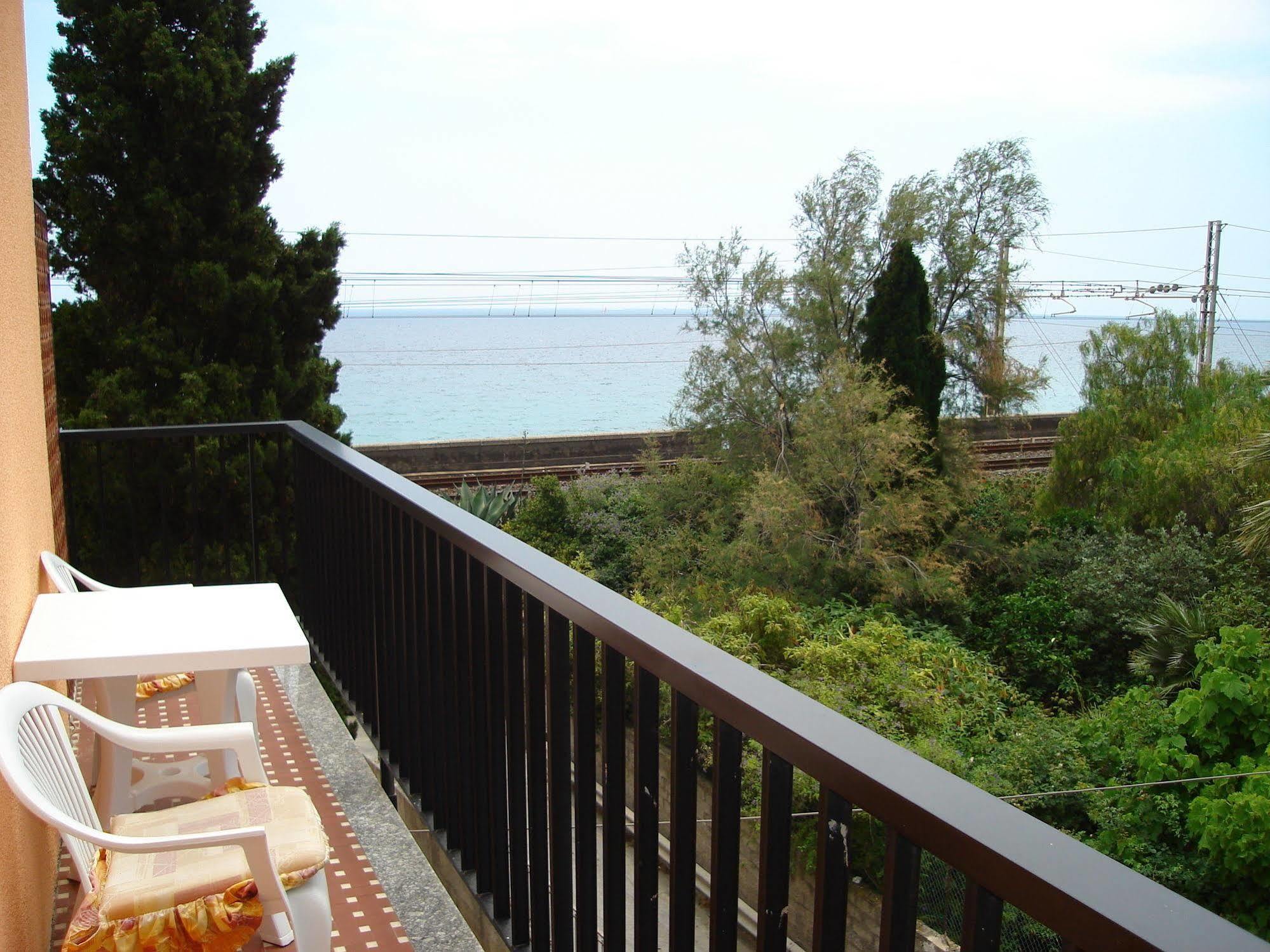 Hotel Lora Rda Luxury บอร์ดิเกรา ภายนอก รูปภาพ